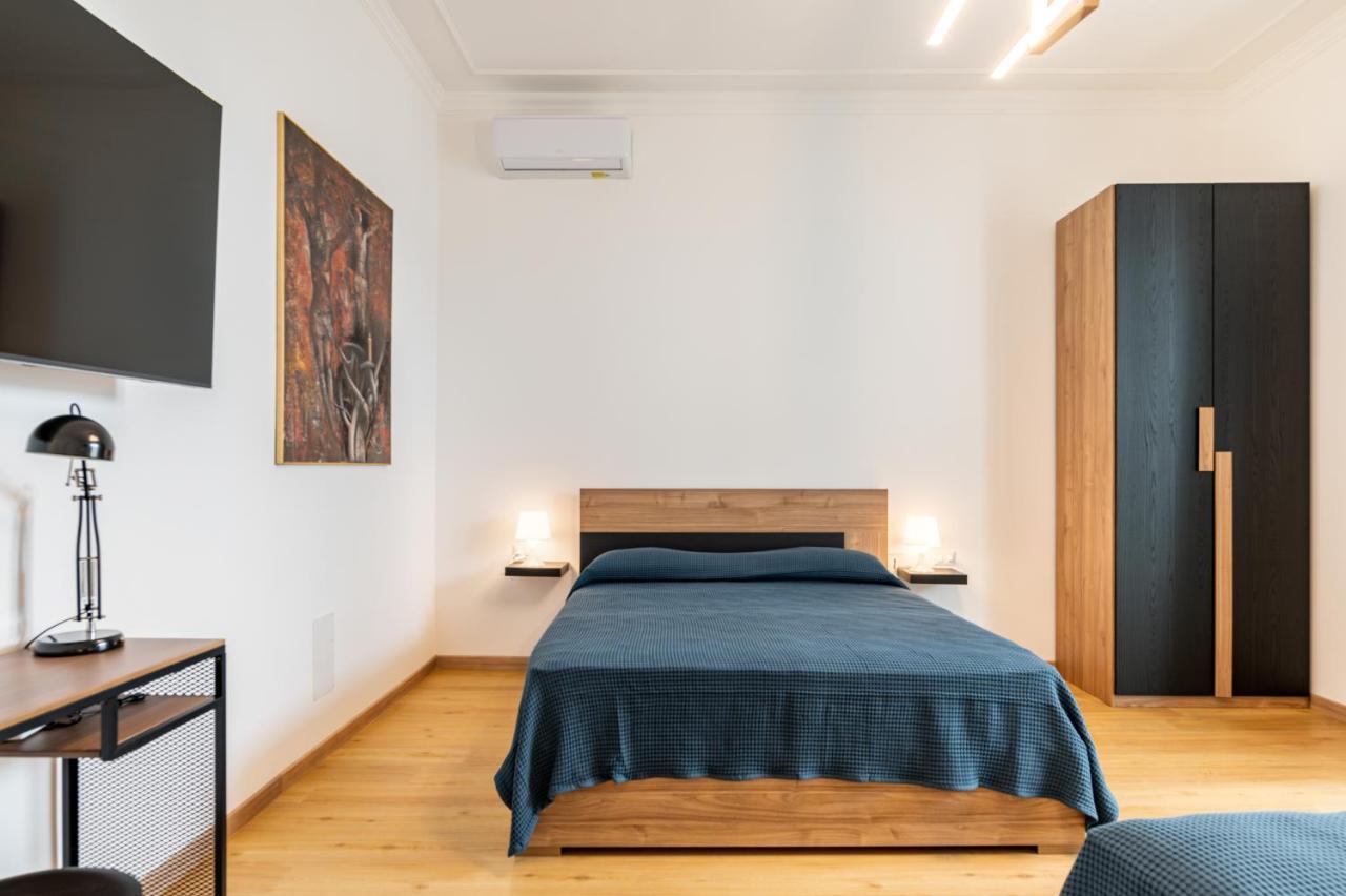 Catania Central Guest House - Rooms With Balcony Bagian luar foto
