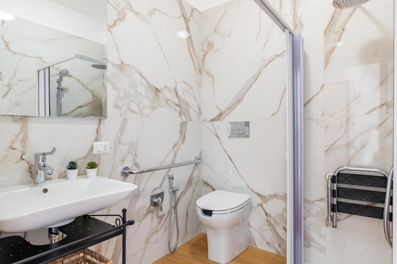 Catania Central Guest House - Rooms With Balcony Bagian luar foto